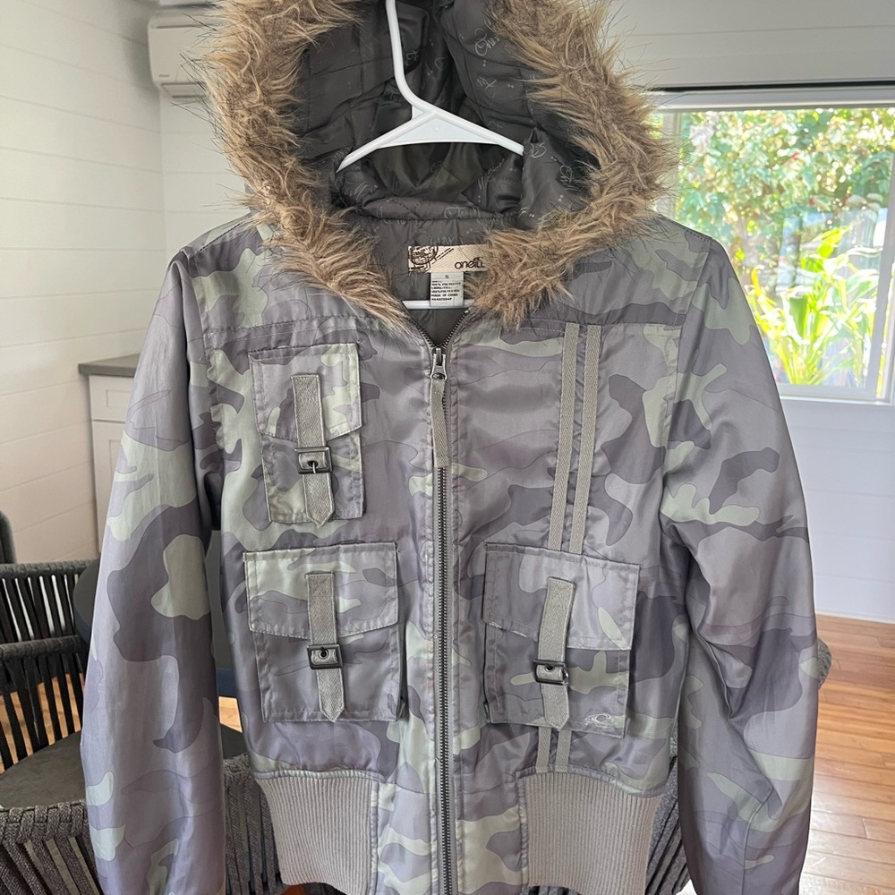 O'Neill women’s Gray Camo Jacket with Faux Fur Hood